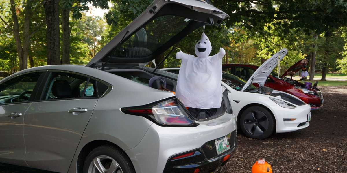 trunk or treat ev showcase